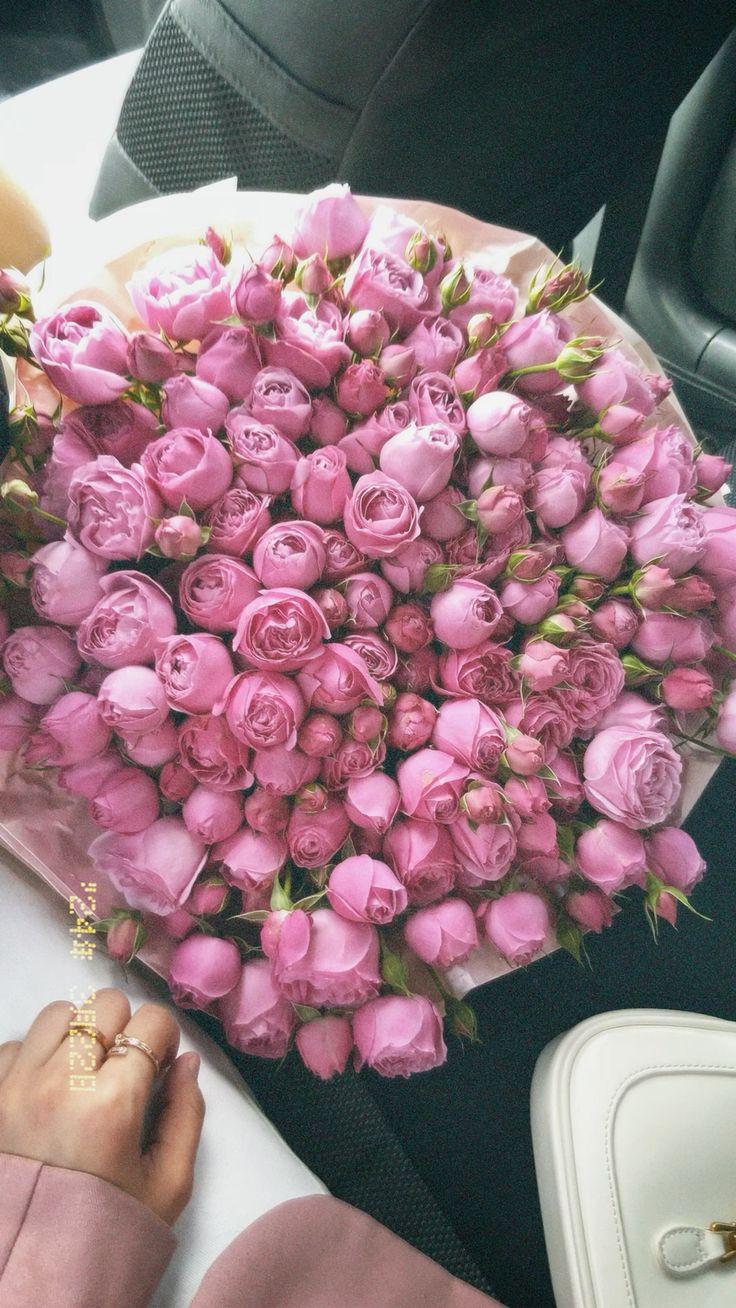 Quartz Grove Bridge workshop space where corporate flower arrangements are designed and prepared for business delivery